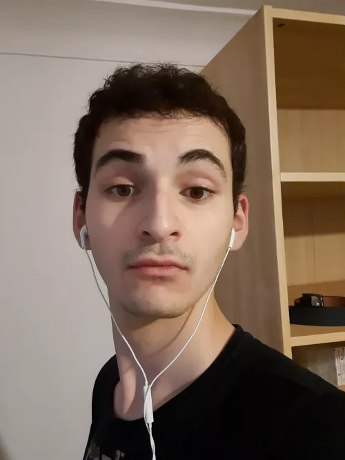 I hope everyone is having a good day ;) by phosphoreia