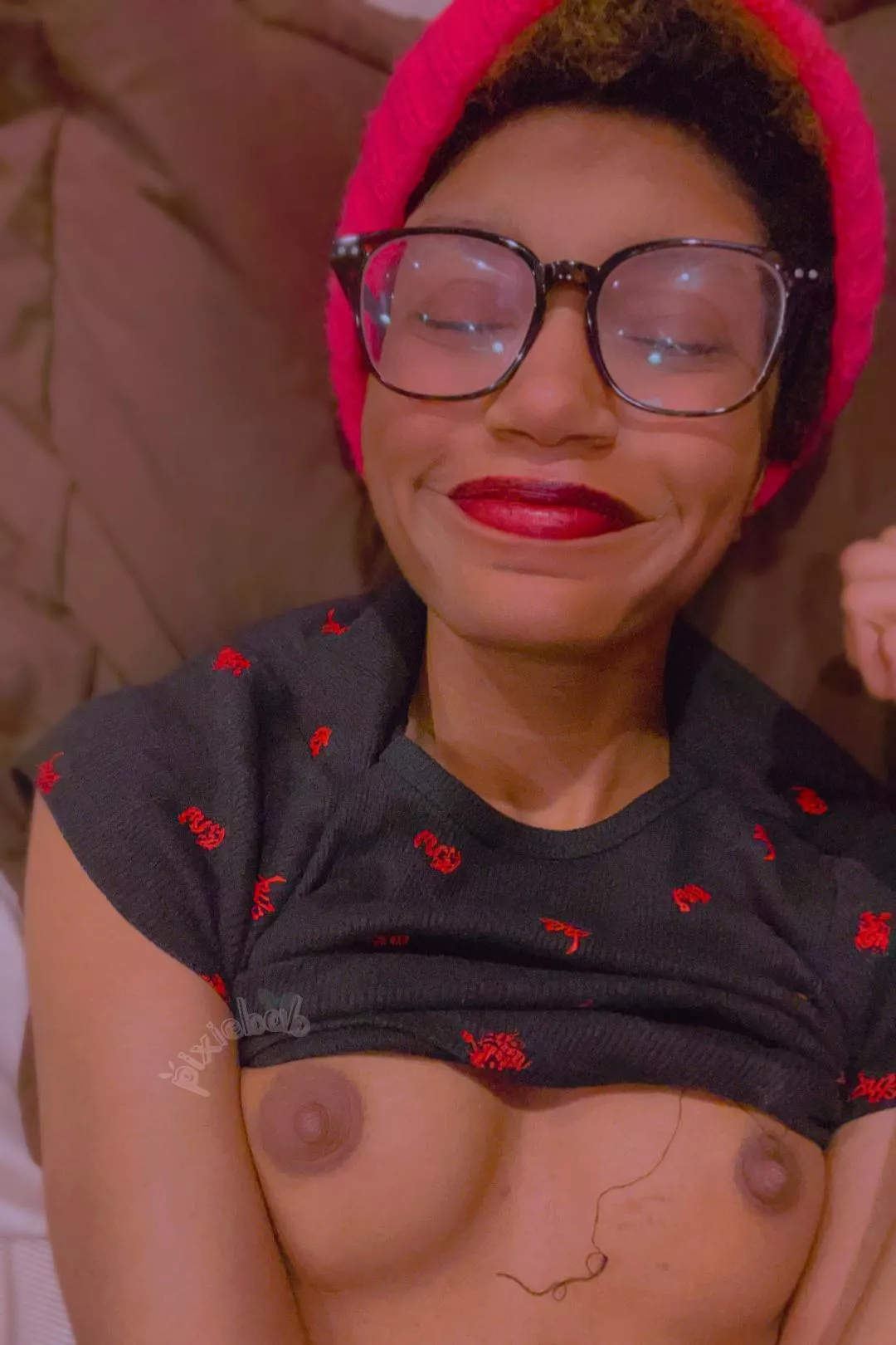 i hope i am able to make ur day w/ some tiny tits n dimples! 💓 posted by pixiebab