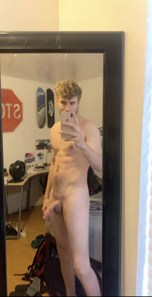 I hope I made you stop scrolling 😏 by smitty9inches