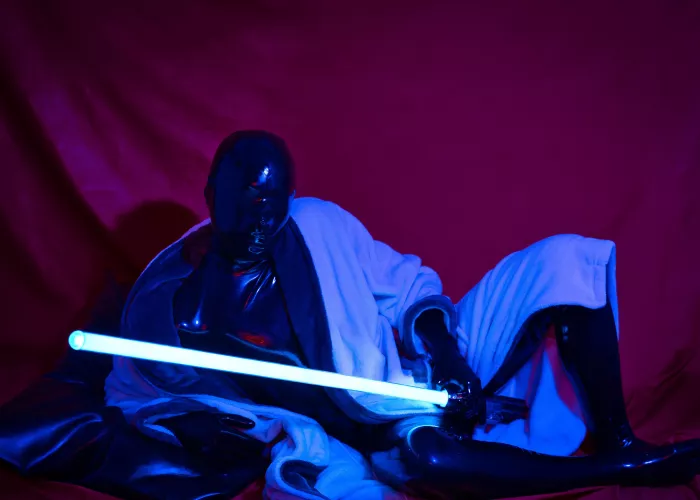 I hope my lightsaber is big enough by justarubberdude