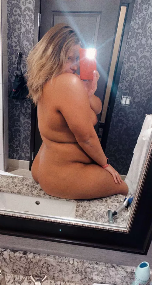 I hope my soft body brightens your day. (20F) by Stepped_on_tail