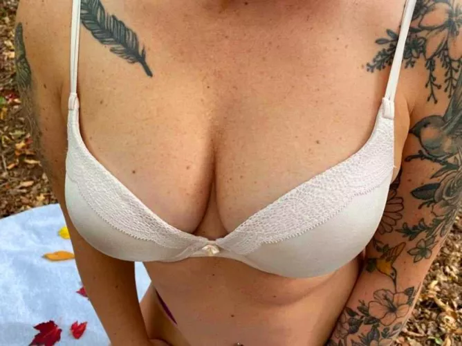 I hope someone saw me in the woods..... by Vanessablew07