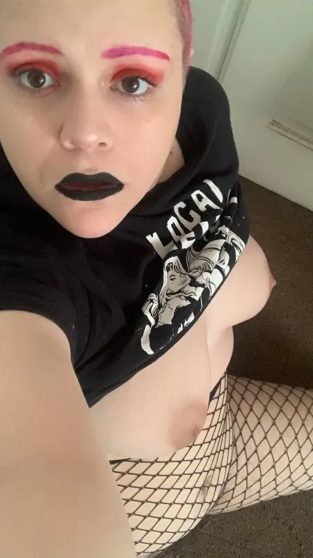 I hope the few guys who will see this get off to it by scoobsboob