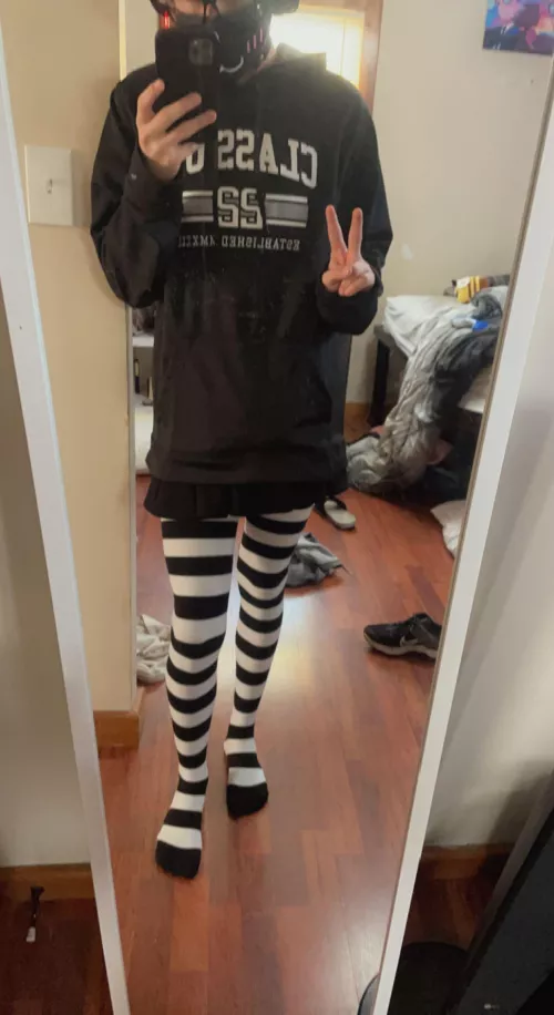 I hope the three people that see this have a great day today :3 by DecentPomegranate603