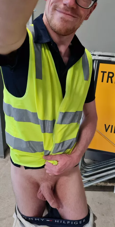 I hope this isn't too distracting for you to work 😈 by PourLaBite