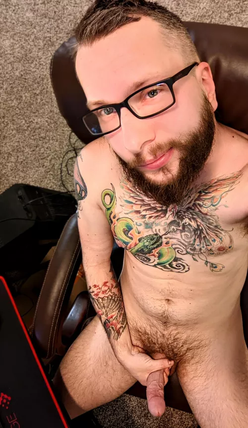 I hope this subreddit likes nerdy dudes. by No_Royal7130