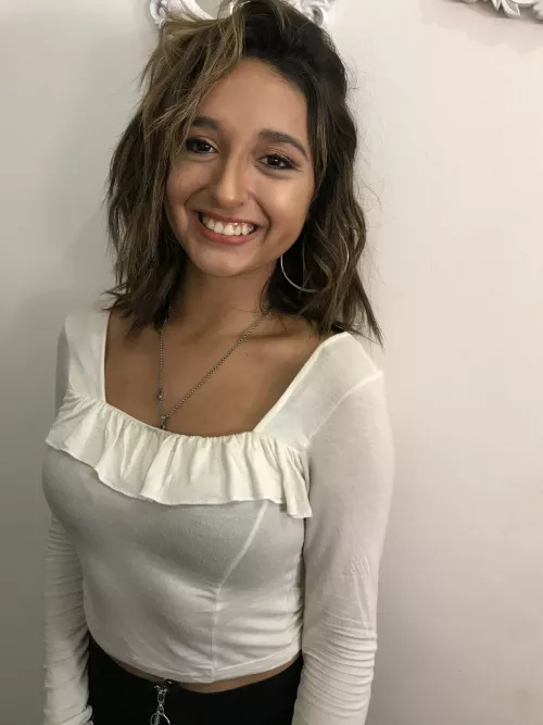 I hope you all have a wonderful day and enjoy the beautiful sunshine ☀️💛 by lilyeess