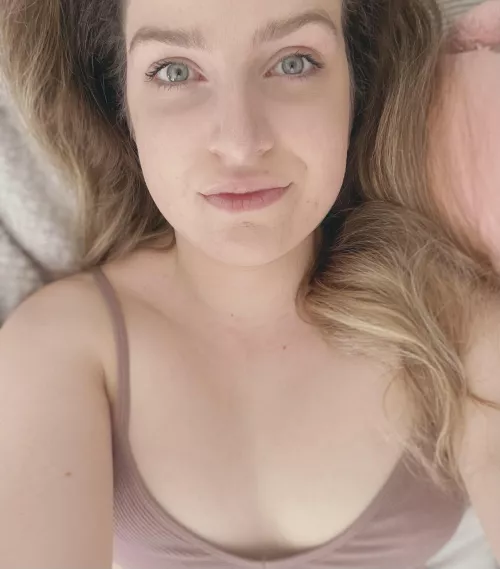 I hope you don’t mind a bare faced mom selfie… by AmyStranger