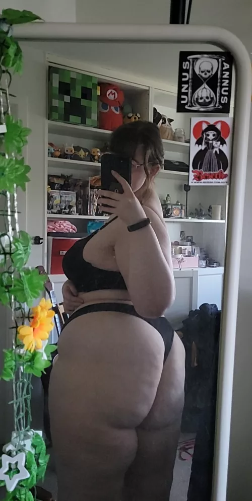 I hope you don't mind a bit of cellulite 🥺 by SailorAlaska