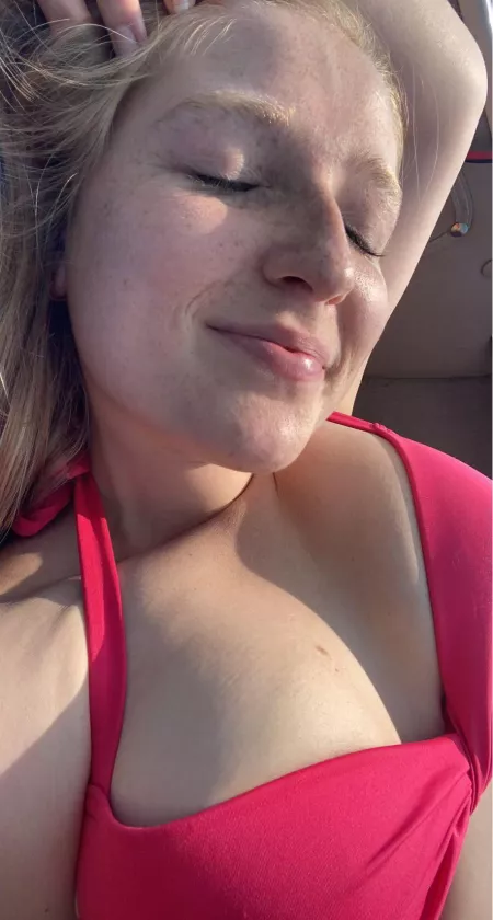 I hope you have a great Monday! by freedom_fruit