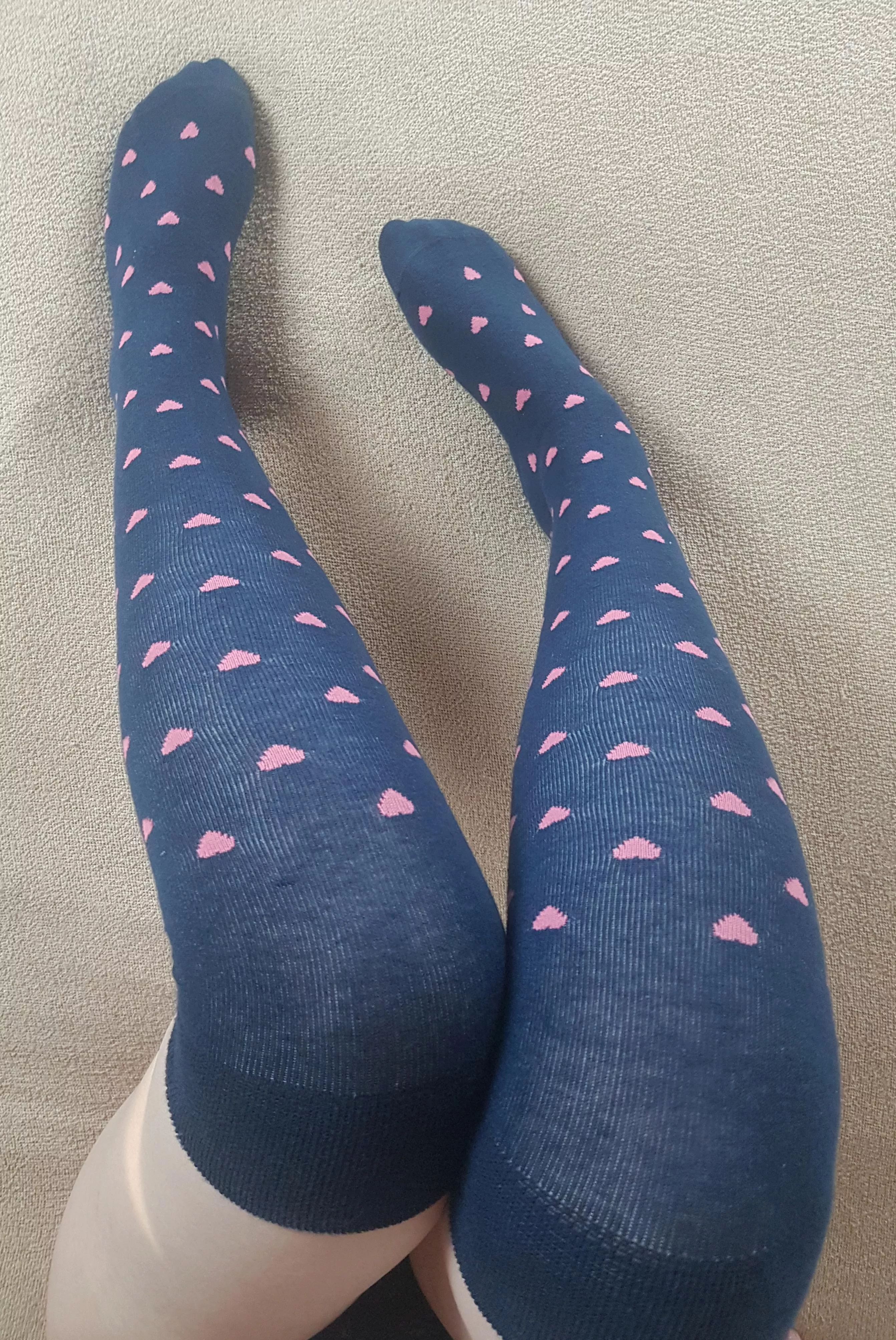 i hope your eyes have some hearts in them, too ❤️ posted by lighthousechan