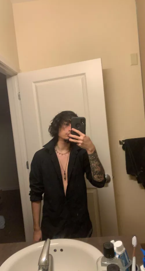 I hope you’re having a good day 🖤 by EmoVibes_