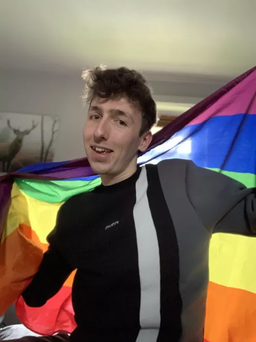 I identify as a massive GAYMER 🤓 by FALLENM3RCYTTV