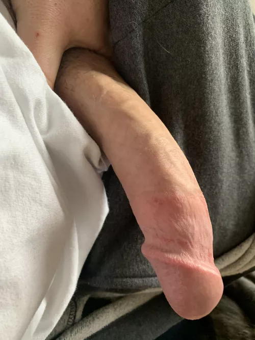 I just got in the bath, anyone wanna keep me company? Dm me by BoredWC