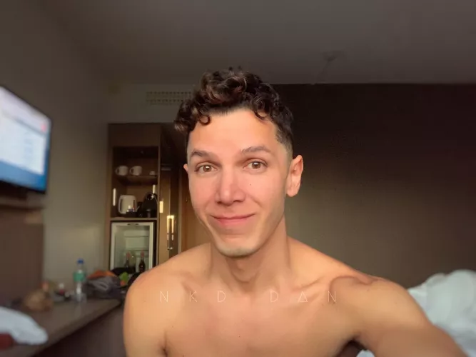 I just got my first haircut in 1,5 years and I feel like a completely different person 🙈 by nkddan