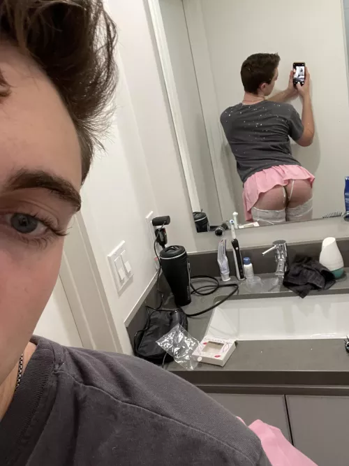 I just got my skirt today 😍 by FemboyCutieZaria