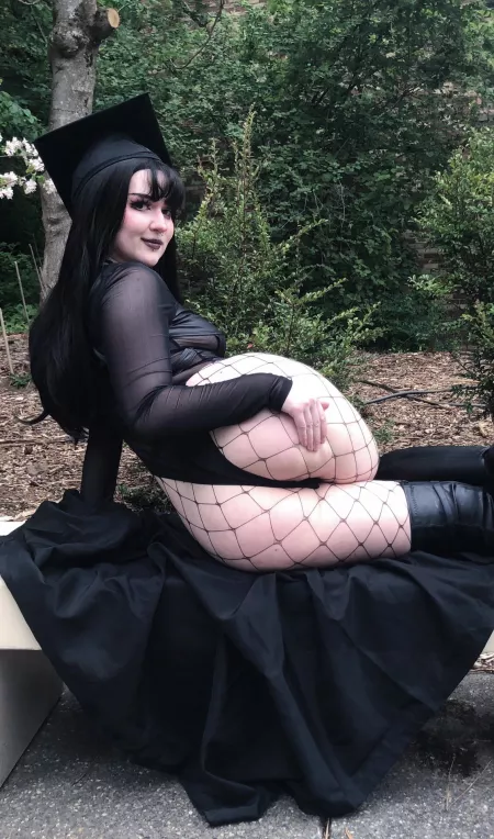 I just graduated from UWUniversity (; by Shaekitty