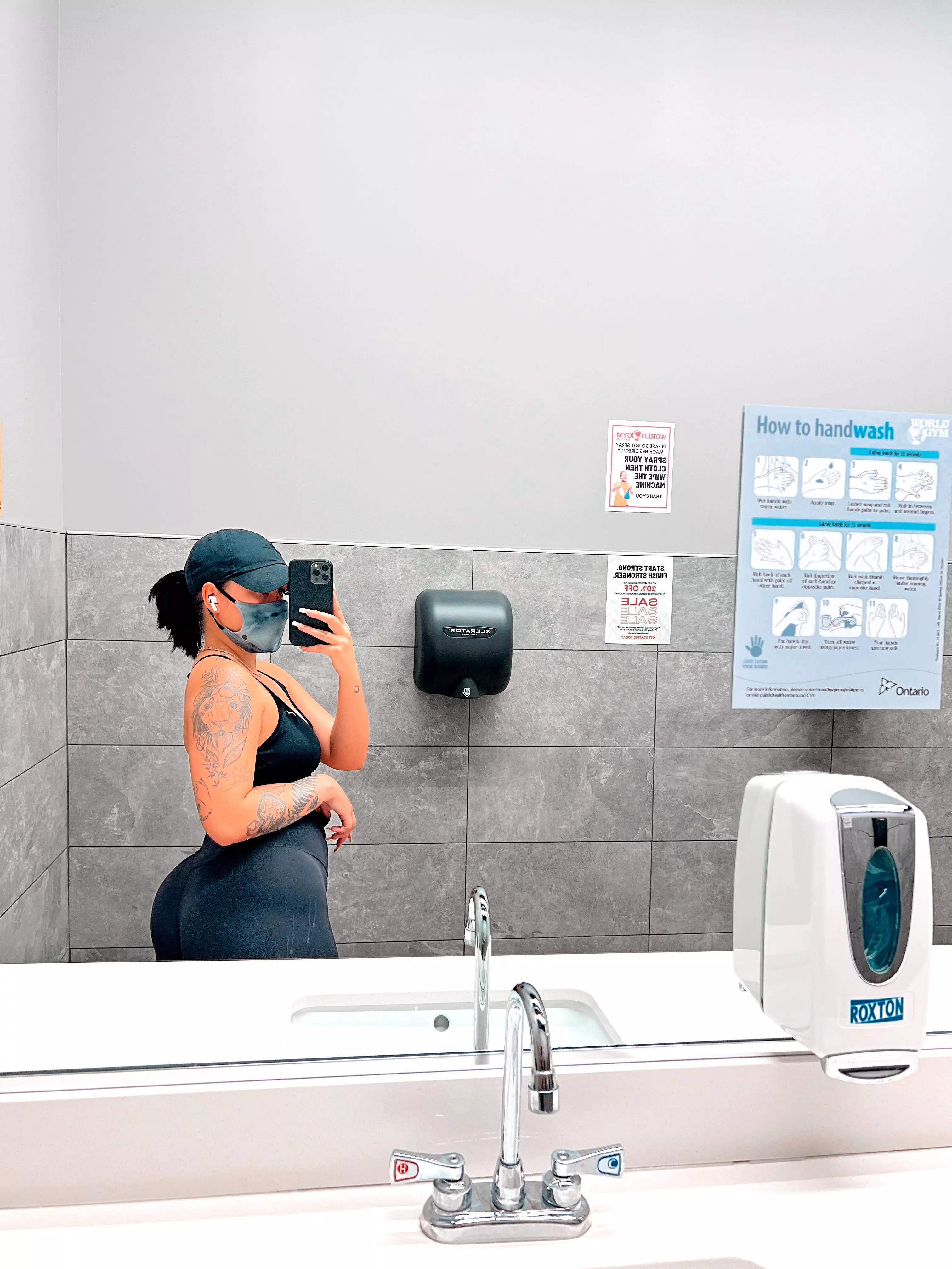 I just had an amazing leg day, can you tell? 🍑 posted by WavezXO