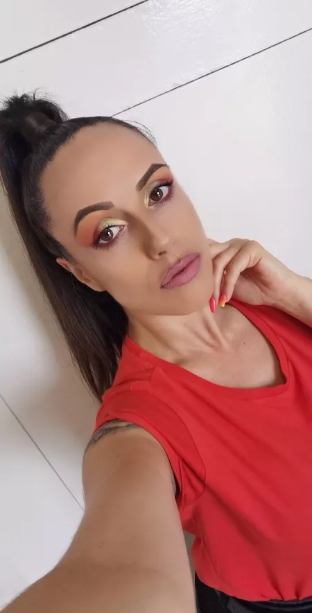 I just love makeup💄💄💄 by Sasha_Kingdom