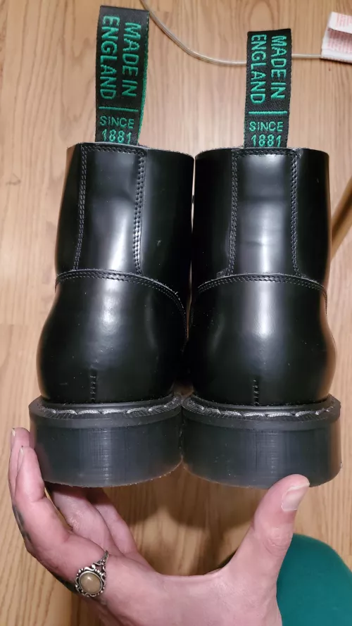 I just ordered this pair of Solovair boots and the left boot sits at an angle compared to the right. There is a slight difference in the feel between the two boots as well. Should I be concerned and send them back or is this generally normal? by Ciggytardust1