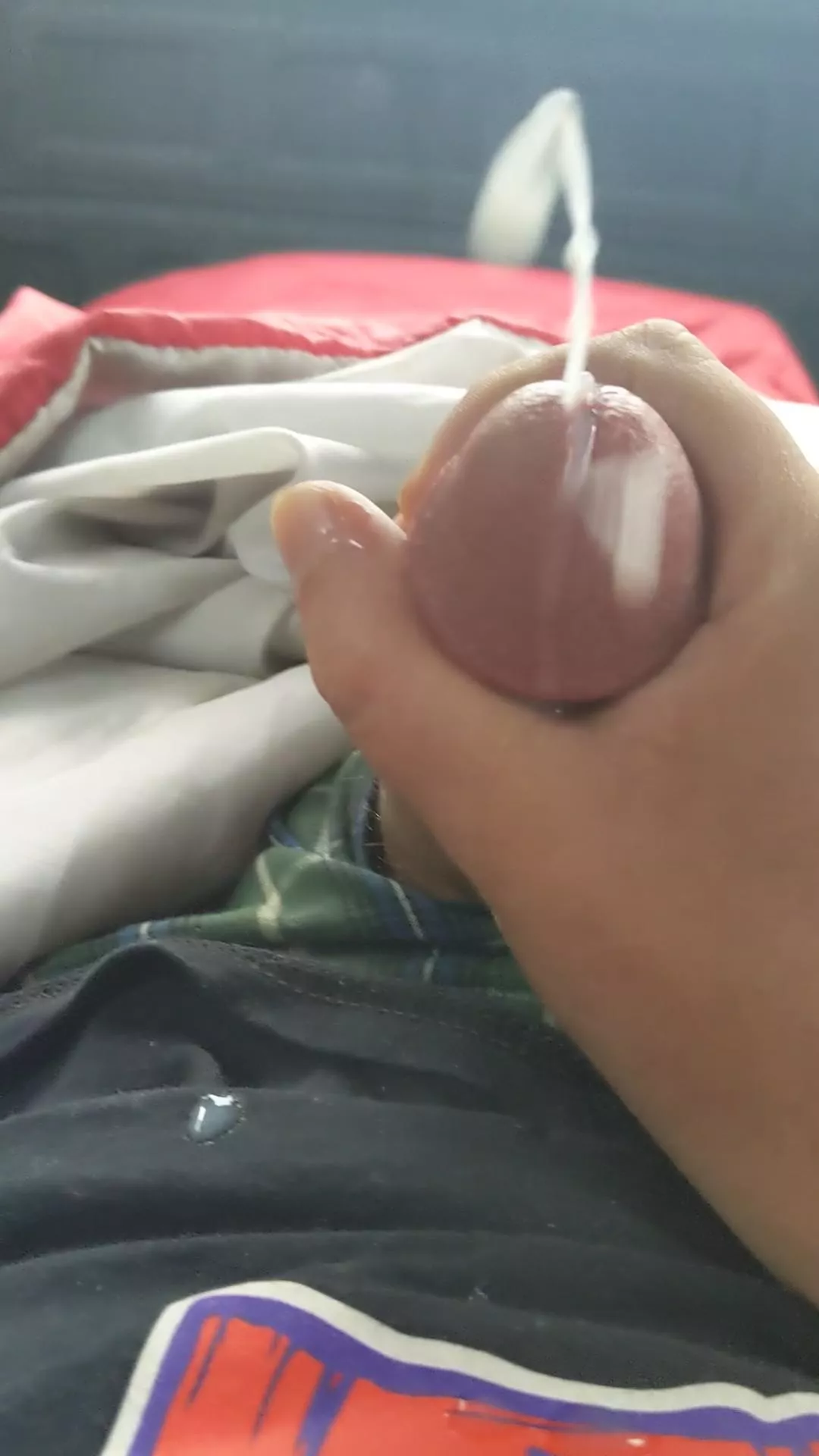 I just showed my wife to a stranger and watched him cum posted by Bonergasm69