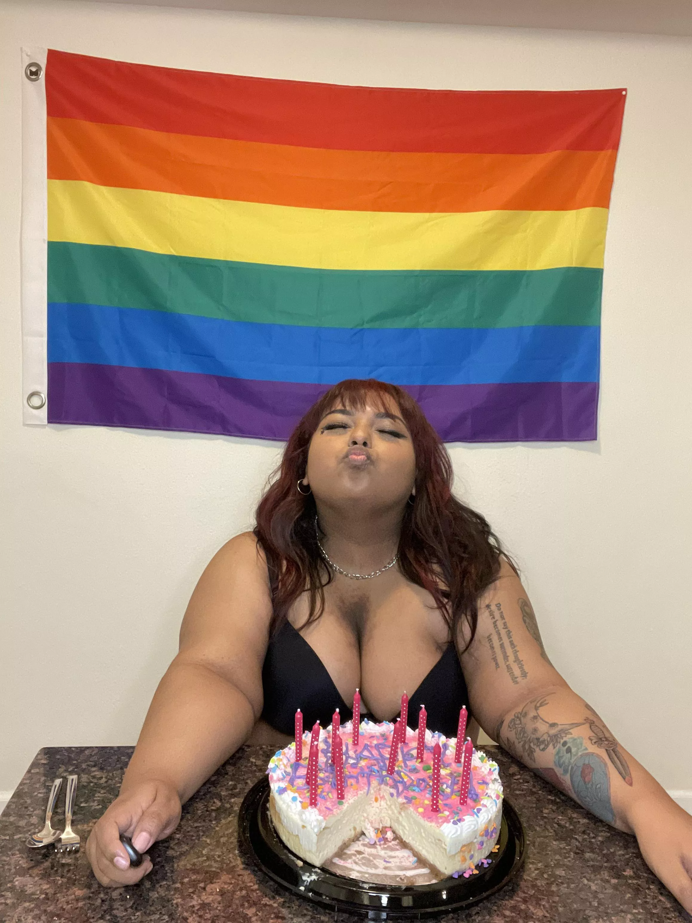 I just wanna kiss a pretty girl. 🥺 posted by [deleted]