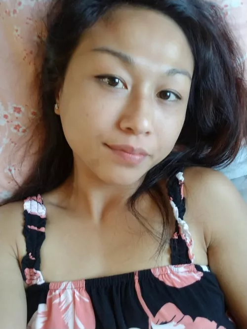 I just wanna stay in bed... 😭