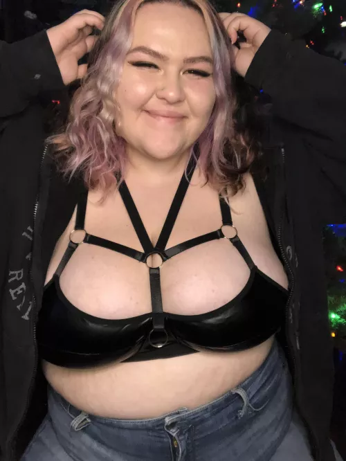 I just wanna stuff my face while food drips down my tits 😩💦💦💦 by violetrae88