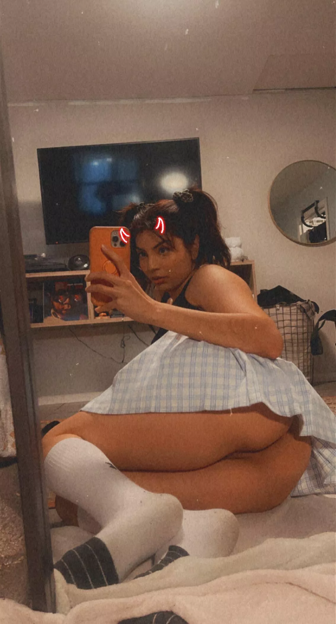 i just want my little ass spanked 😩 posted by hxybee13