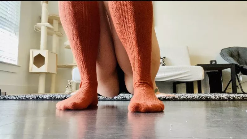 I just want someone to kiss my toes and worship them by StuffOnMyFeets