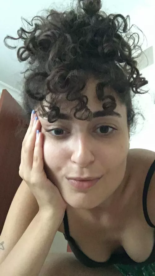 i just wanted to take a cute selfie🤭 by noaxsamira