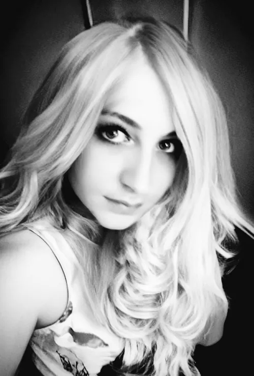 I know black & white pics don't do so well here, but I look so freakin' cute. Praise me? :3 by MeButMuchCuter