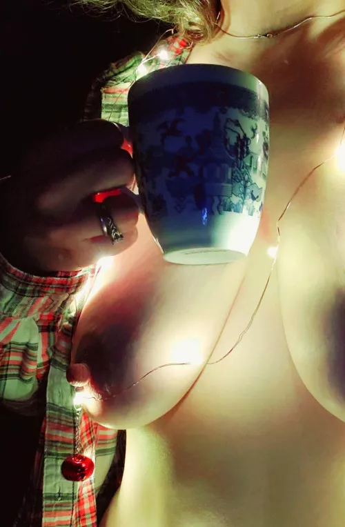 I know how much y'all like a nice jingle bell. by aligpnw