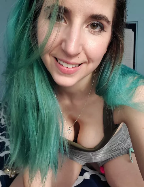 I know I'm not wearing a bra but my face is up here! by theemeraldmistress