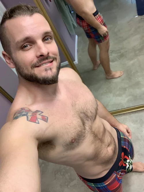 I know it’s after Christmas 🎄 but would you still kiss me under the mistletoe 😏 by VitaminBandD