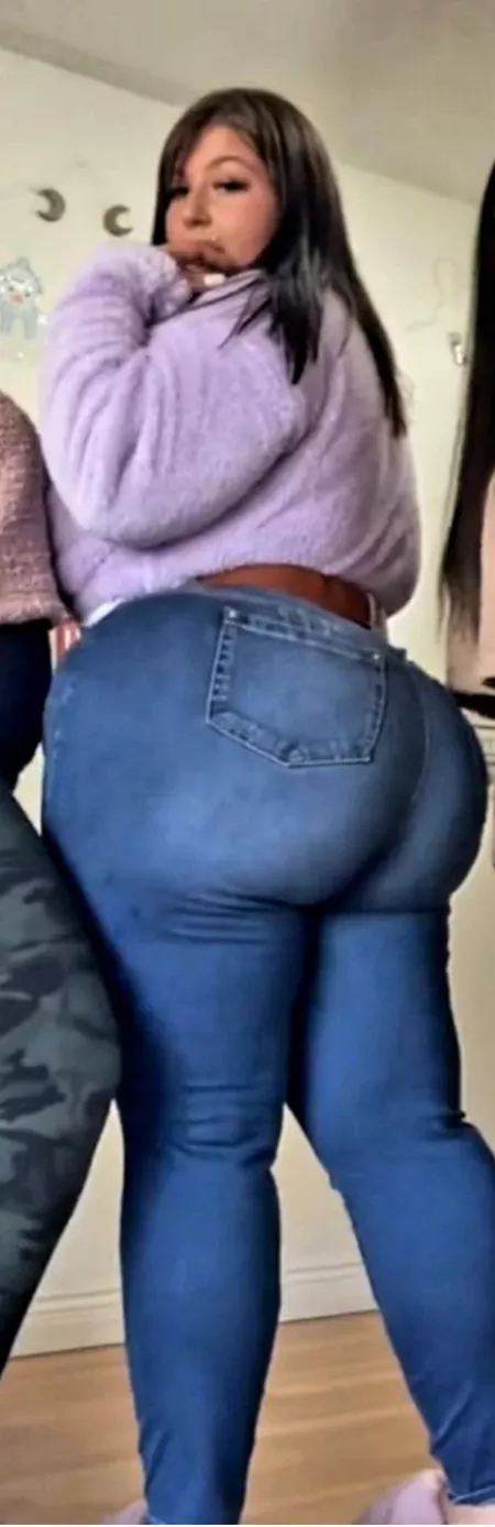 I know she jump to put them Jean's on by [deleted]