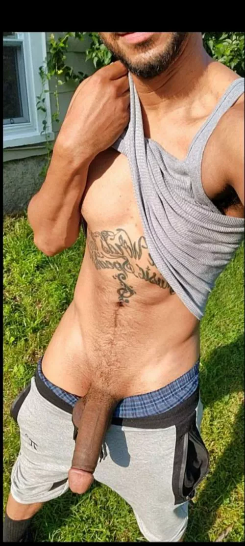 I know the neighbor doesn't mind😈 by XOSuperman6