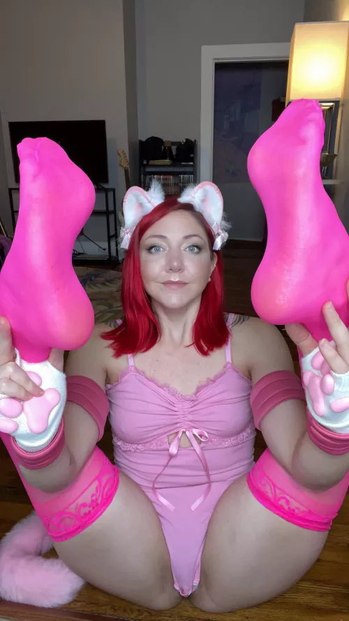 I know things are hard sometimes, so I offer you this gift! by KittenPrettyOF