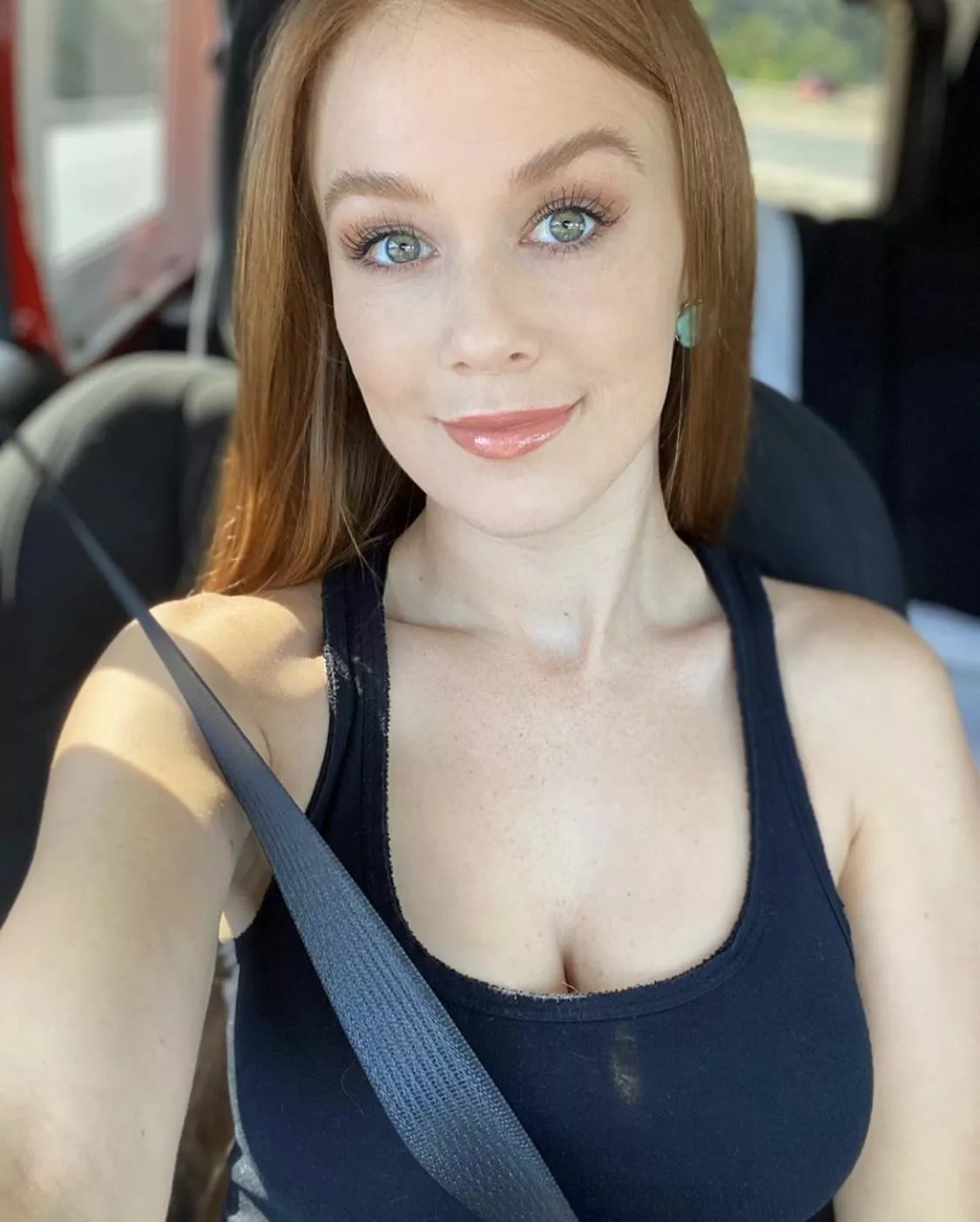 I Know We All Miss Her Doing Nudes, But You Can’t Deny She’s Still Beautiful As Hell Even With Clothes On. posted by ForeverWeFall