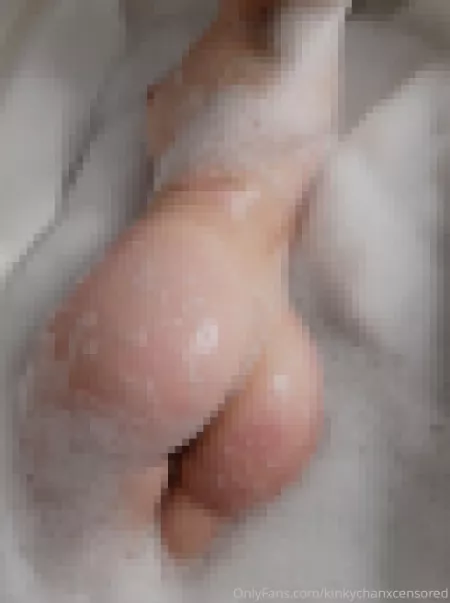 I know, you always dreamed about giving me a bath, beta: washing my back, worshipping my feet... But... It's just your dreams. In reality, all that you can receive from me is some pixelated pics and my sadistic grin ;) by kinkychanx