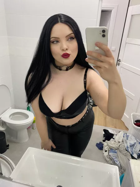 I know you desire me 😈 by Navlia