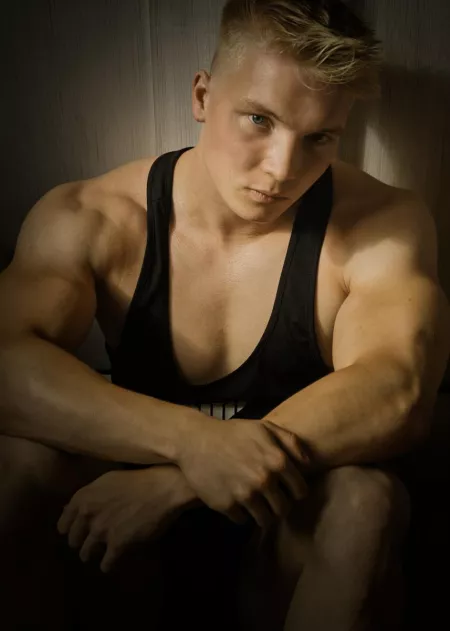 I know you want me 😛 by timlaurenz_