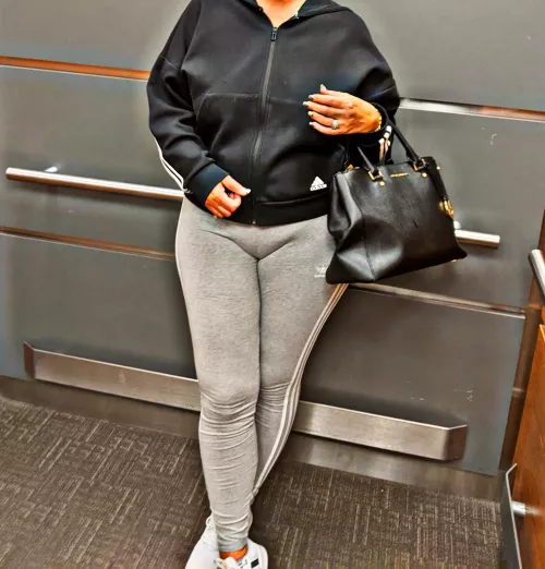 I know...that's a big Pawggilf pussy right there...♠️💯 by Pawggilf100