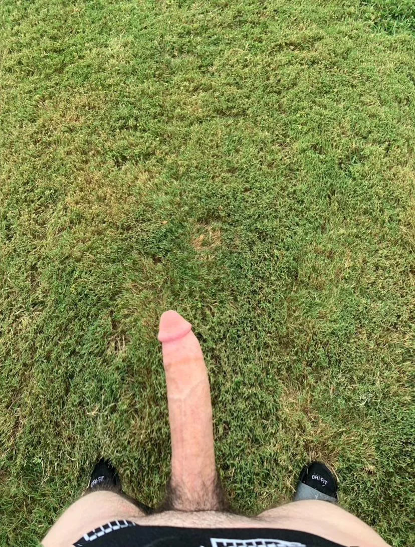 i let my momma use my bwc for whatever she needs sometimes. it’s bigger than my dads average dick and she birthed me after all. posted by Valuable-Raspberry66