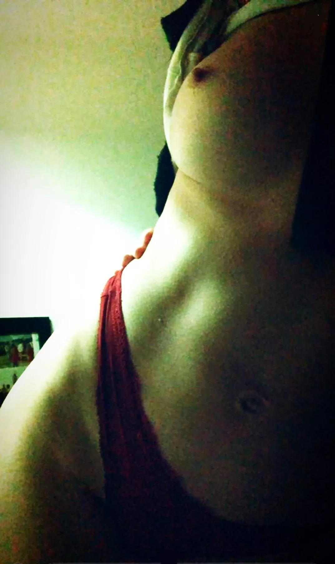 I like her curves, do you? 😇 posted by JuliaAndToby