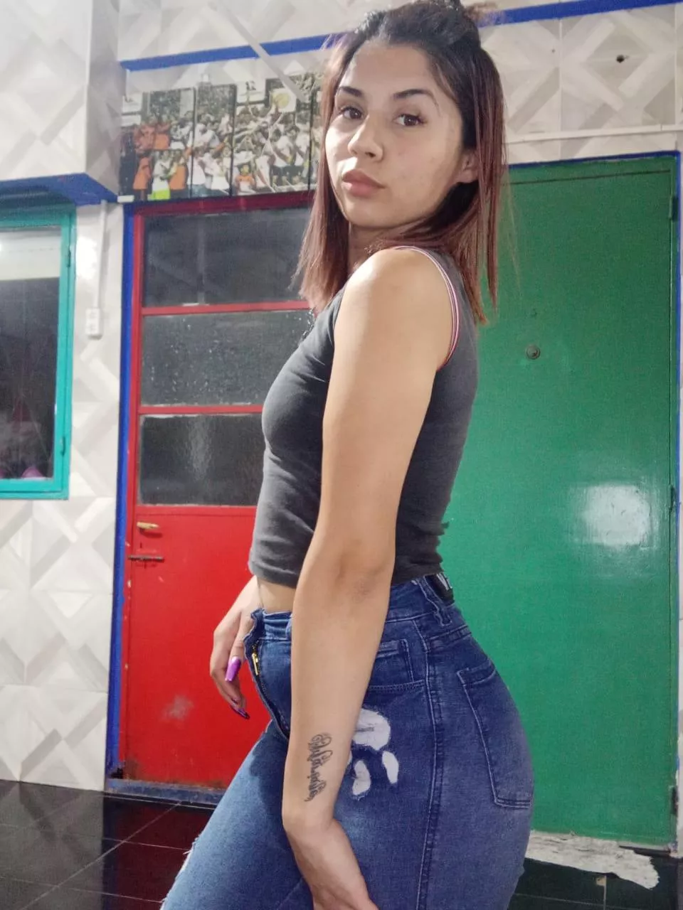 i like jeans. I look good . ??? posted by BrendaLulu110497