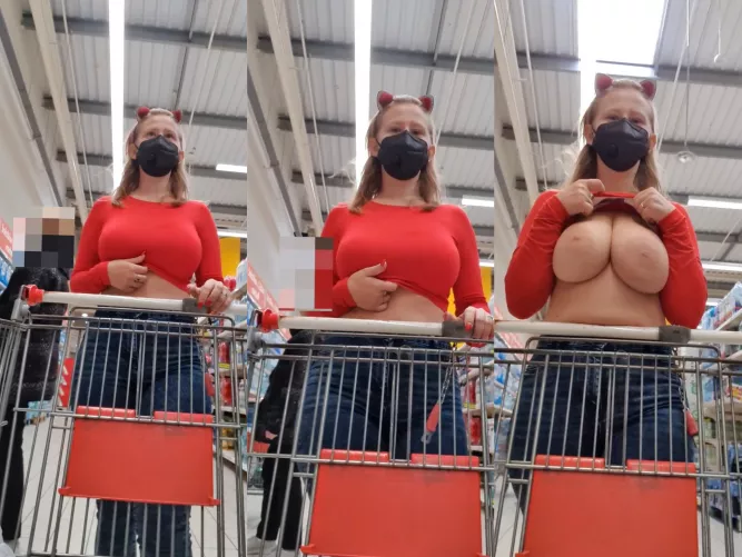 I like shopping with a little risk. [IMG] by CukierkowaZgrywuska