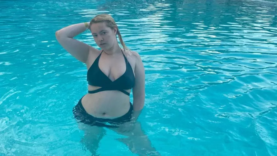 I like swimming 😀 by StasyBlaze