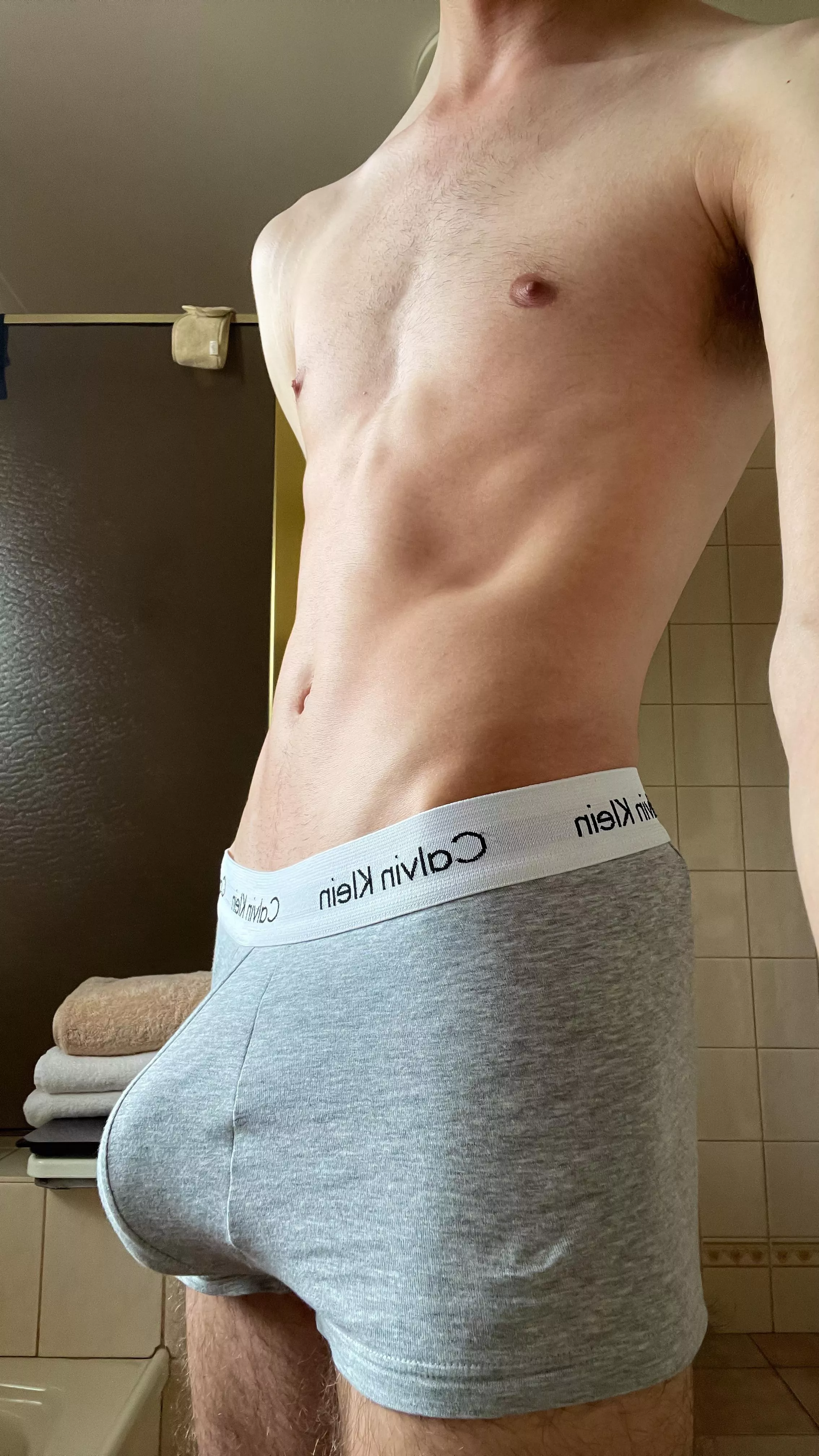 I like taking bulge pics 🥵 posted by mattyzeb