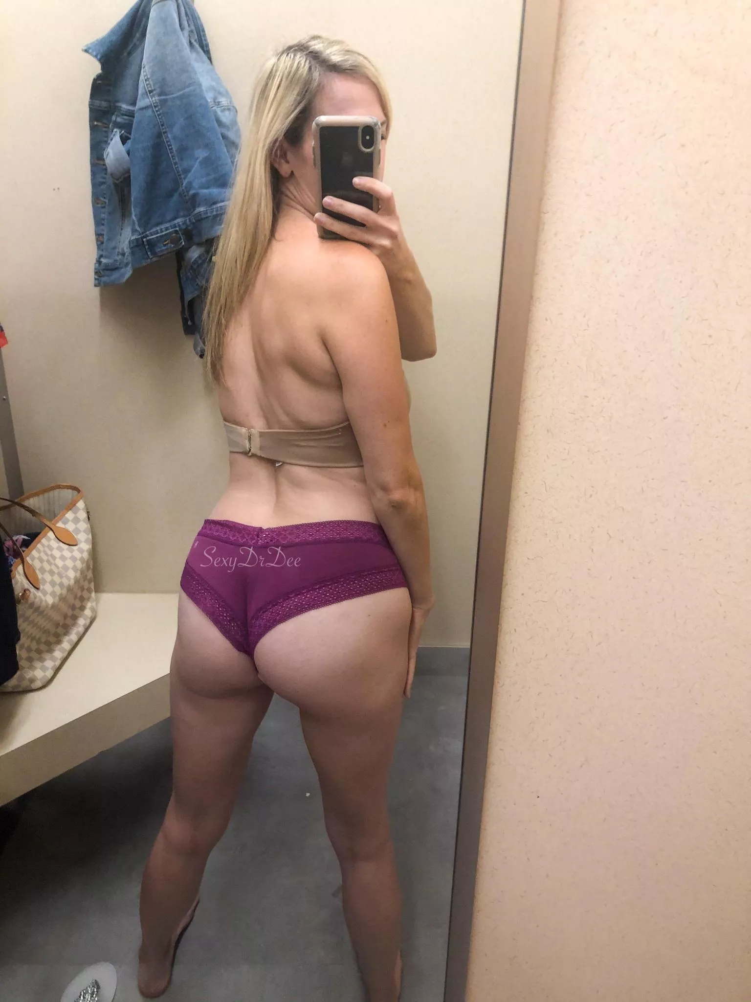 I like the way these boy shorts show off my 35 year old ass, agree? posted by SexyDrDee
